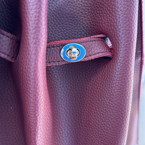 Burgundy vegan leather bucket bag - Picture 2 of 7